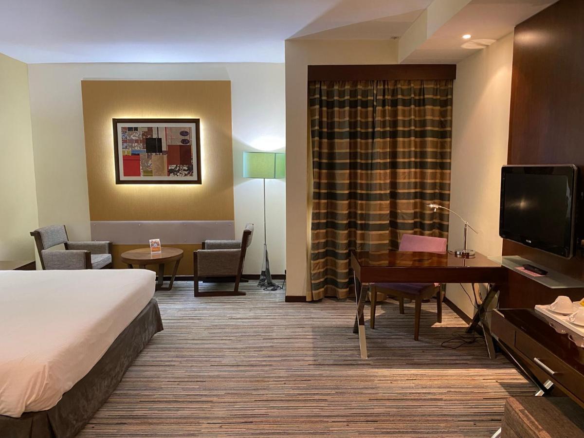 Phoenix Plaza Hotel Apartments Abu Zabi Zewnętrze zdjęcie