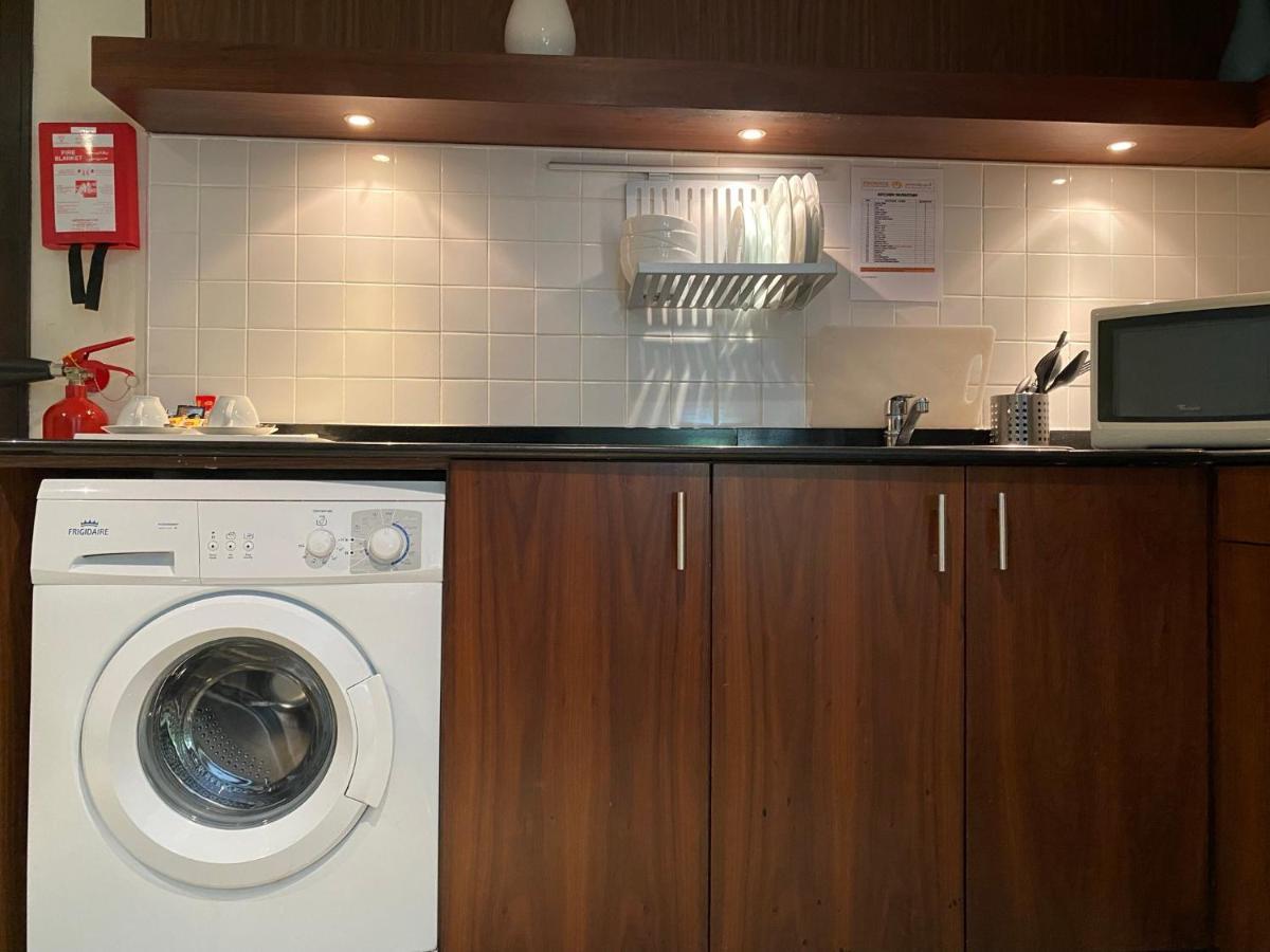 Phoenix Plaza Hotel Apartments Abu Zabi Zewnętrze zdjęcie