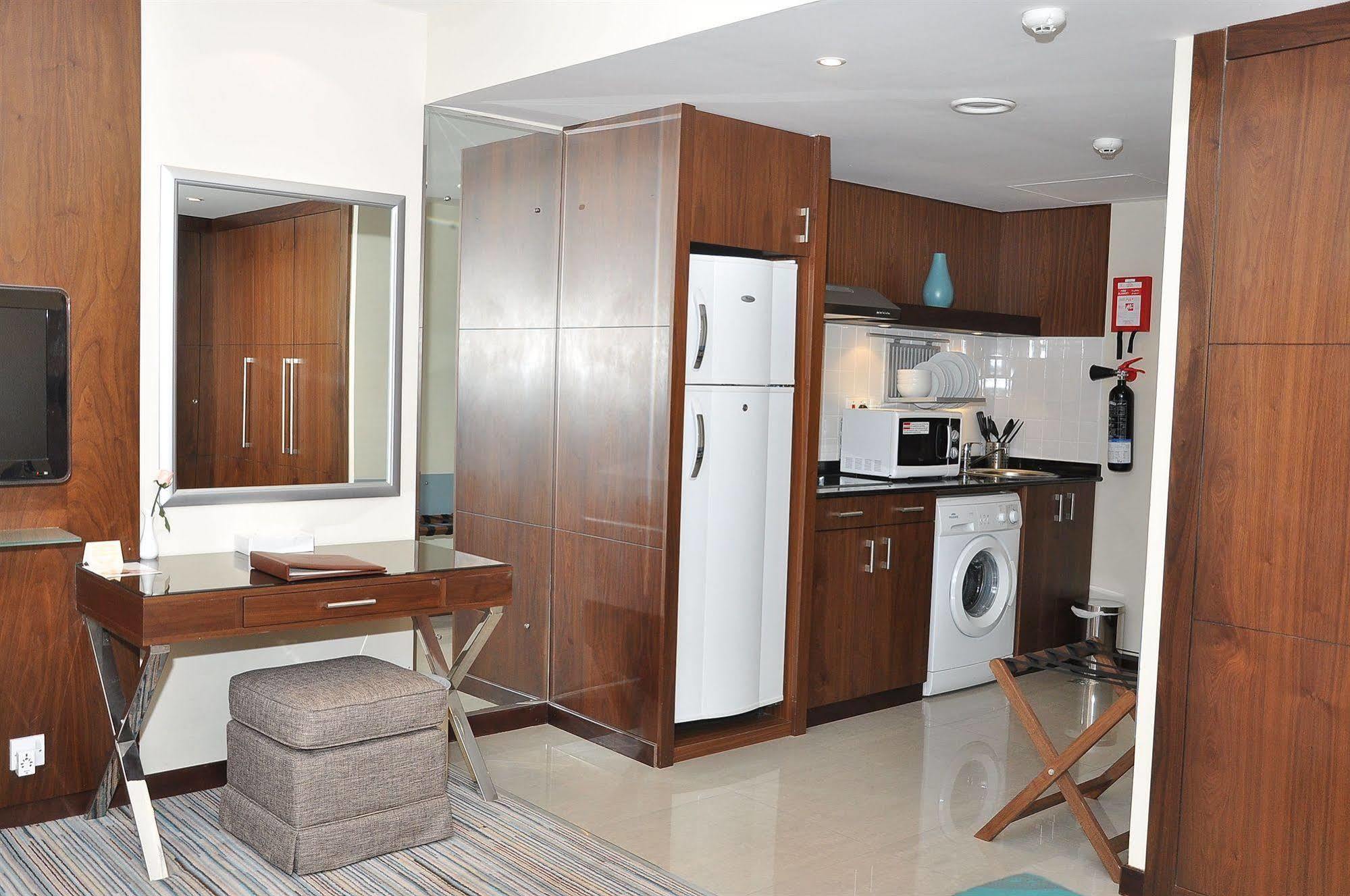 Phoenix Plaza Hotel Apartments Abu Zabi Zewnętrze zdjęcie