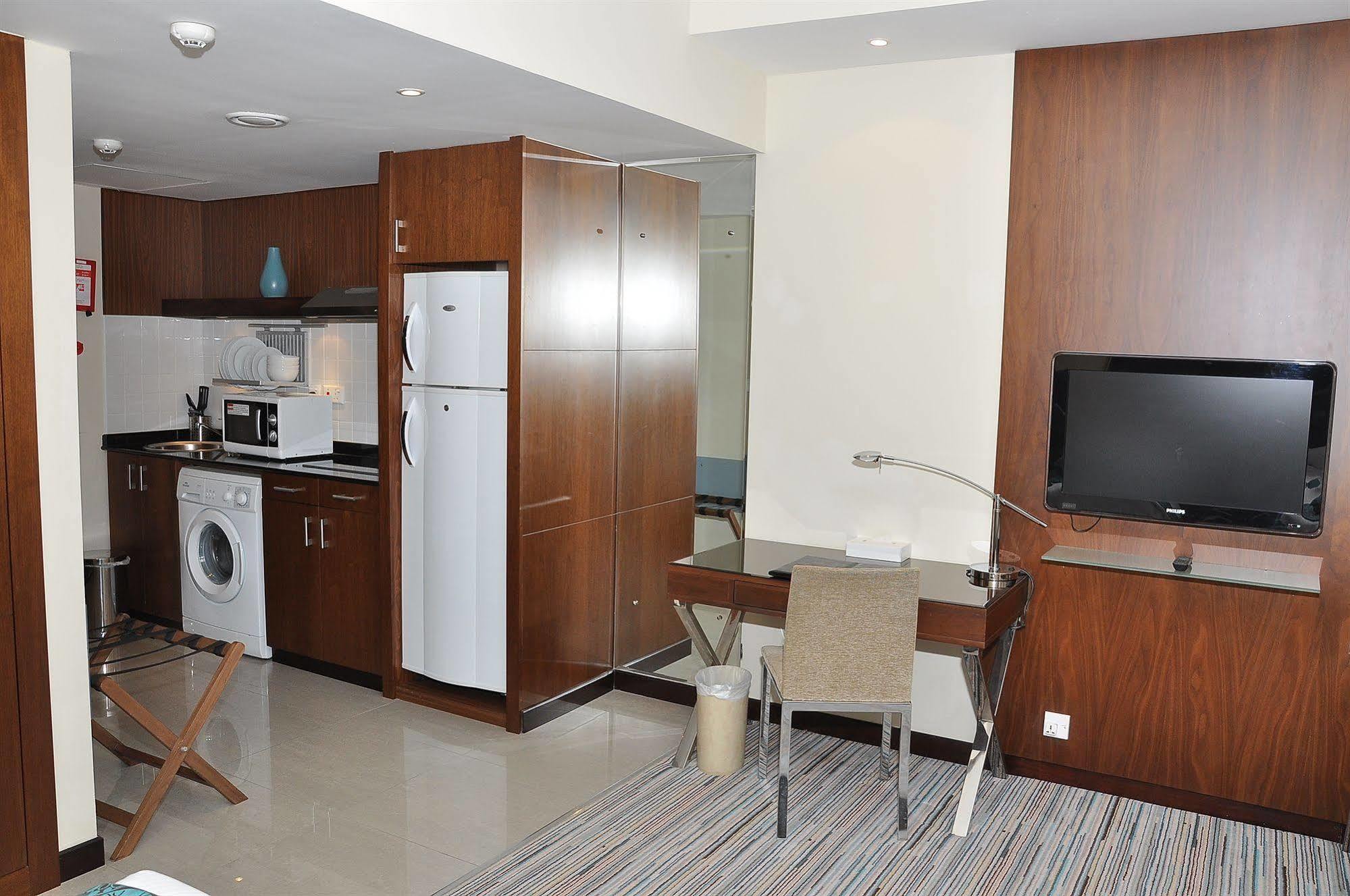 Phoenix Plaza Hotel Apartments Abu Zabi Zewnętrze zdjęcie