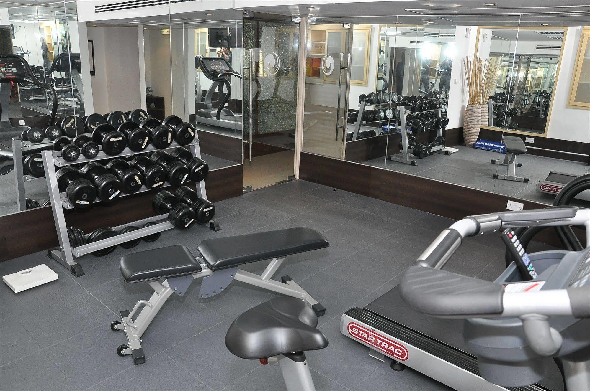 Phoenix Plaza Hotel Apartments Abu Zabi Zewnętrze zdjęcie