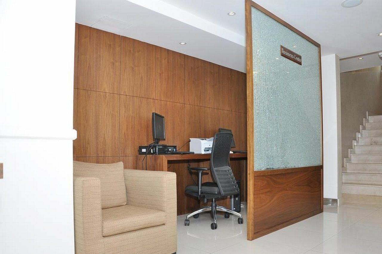 Phoenix Plaza Hotel Apartments Abu Zabi Zewnętrze zdjęcie